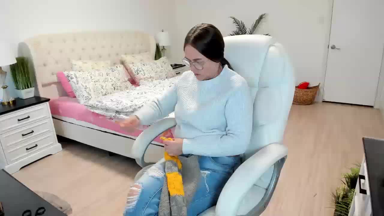 -Michelle- Adult Chat October 4, 2025