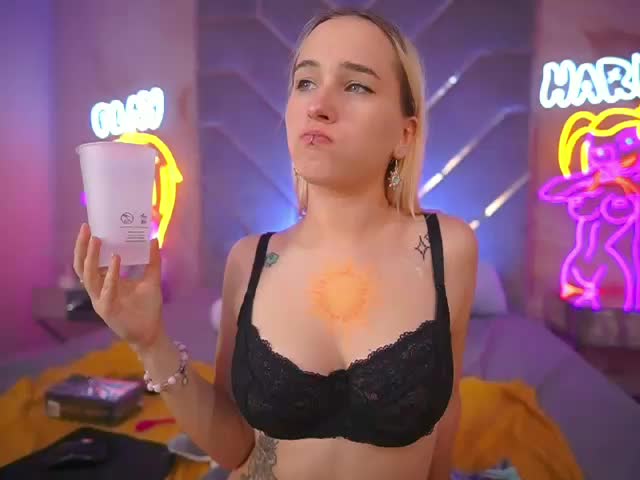 LilElfie Adult Chat October 5, 2025