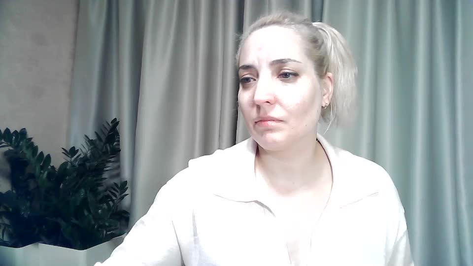 mariska-kiska Adult Chat October 4, 2025