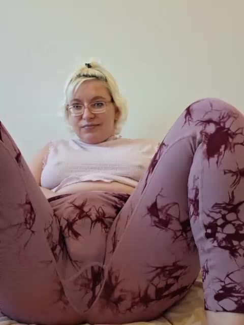 Vika211 Adult Chat October 4, 2025