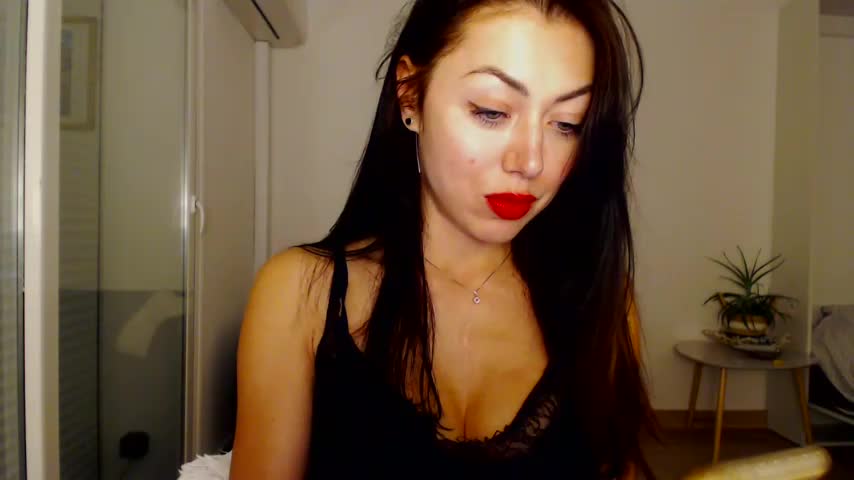 lola_Queen92 Adult Chat October 5, 2025