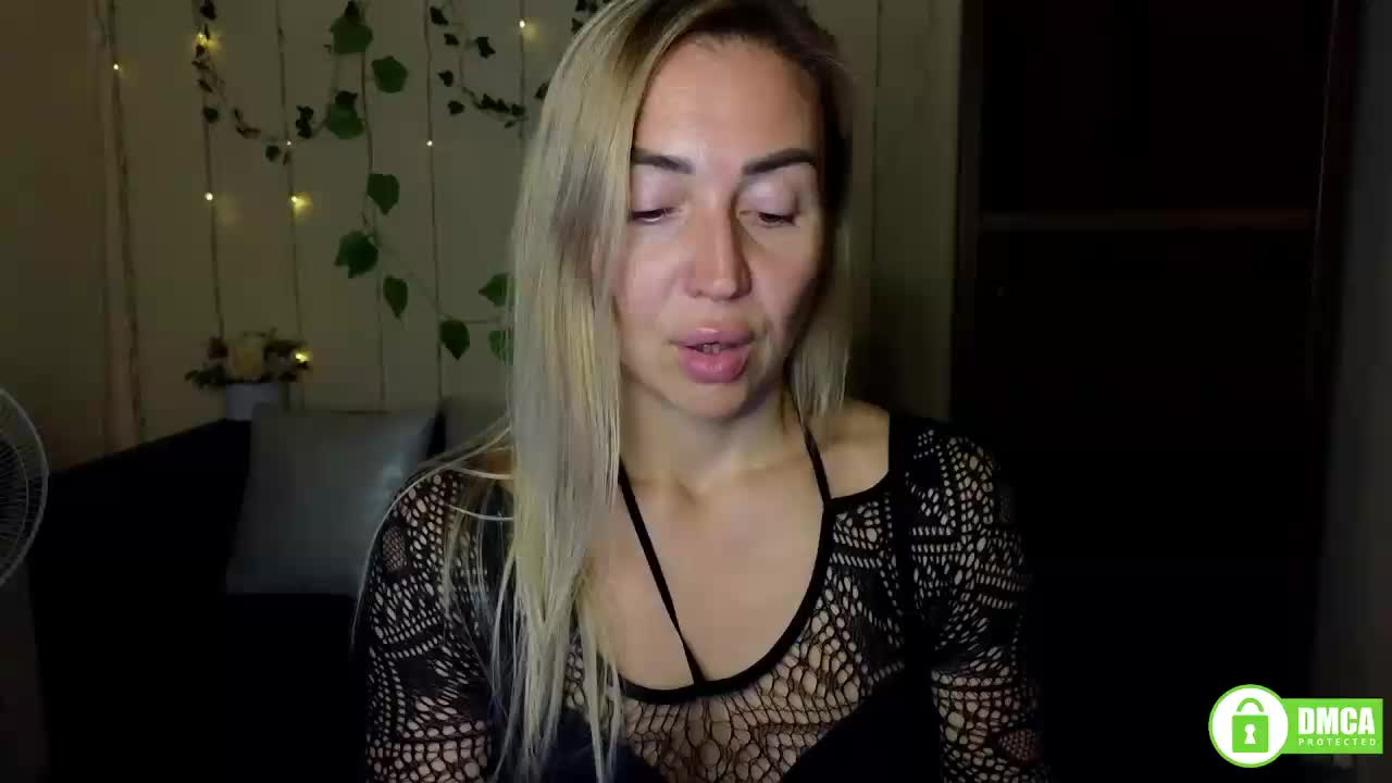 Jullyblondkiss Adult Chat October 5, 2025