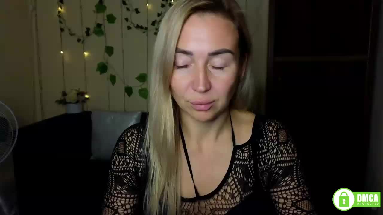 Jullyblondkiss Adult Chat October 5, 2025