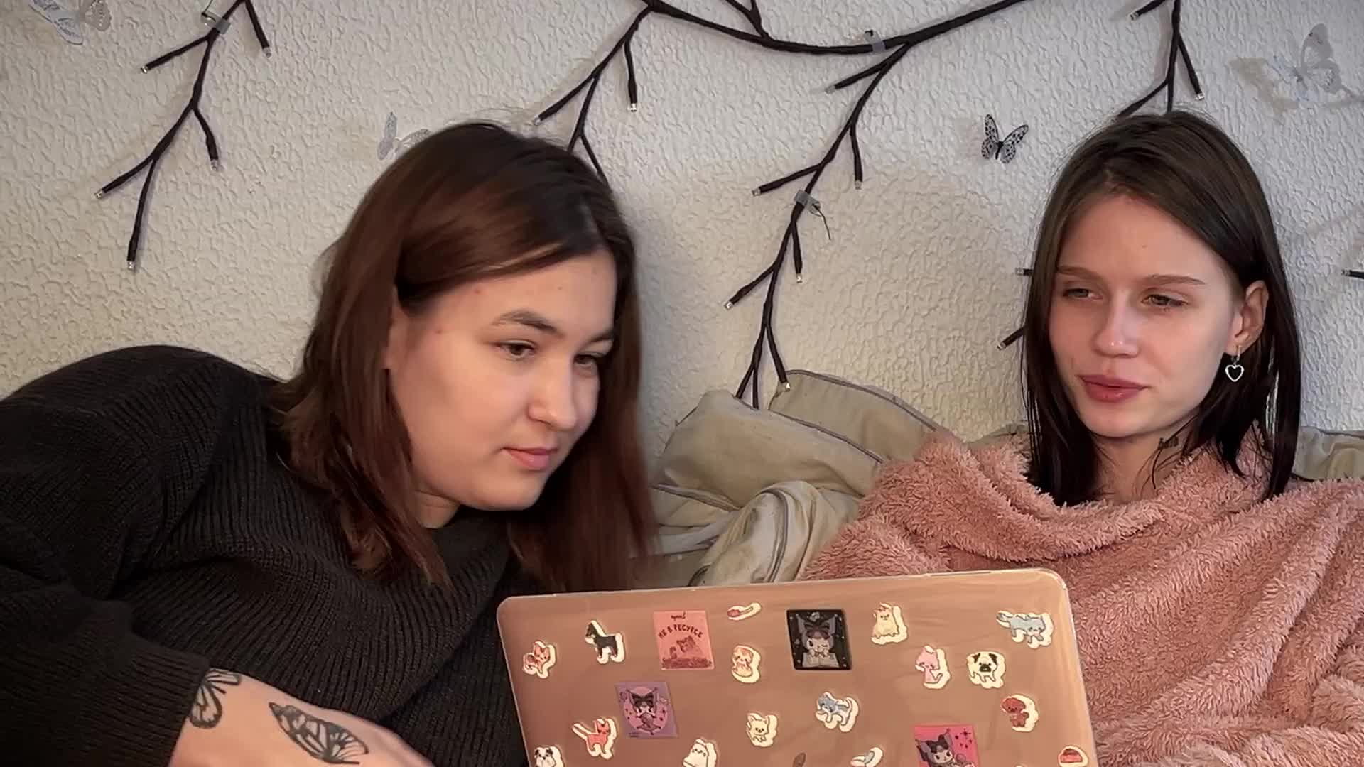 ZoyaVikki Adult Chat October 5, 2025