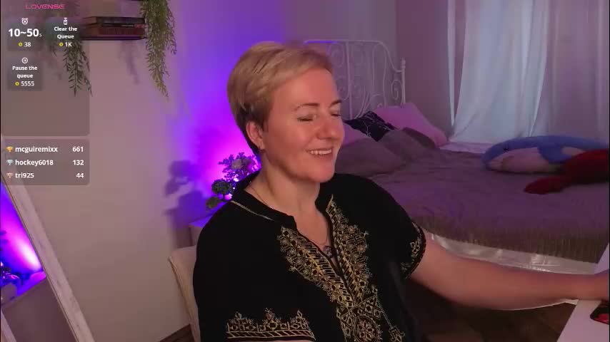 nika_smit Adult Chat October 6, 2025