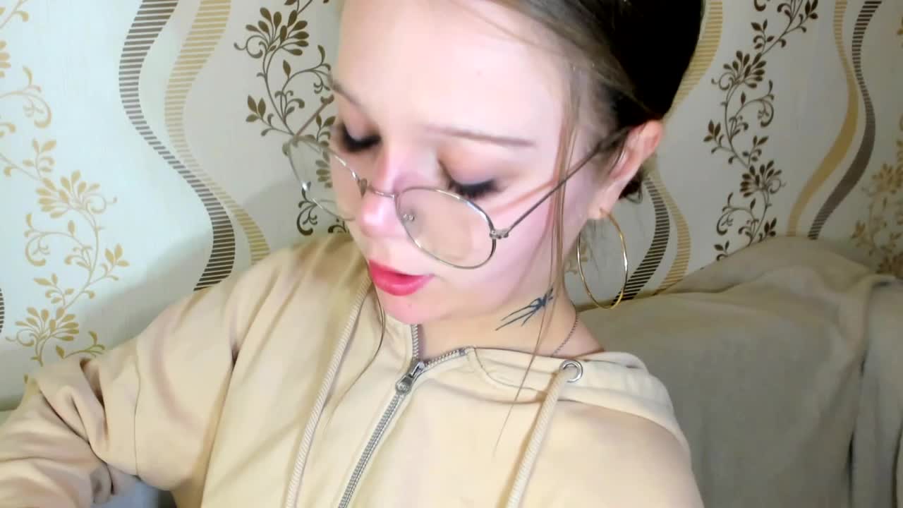 MelMooon Adult Chat October 6, 2025