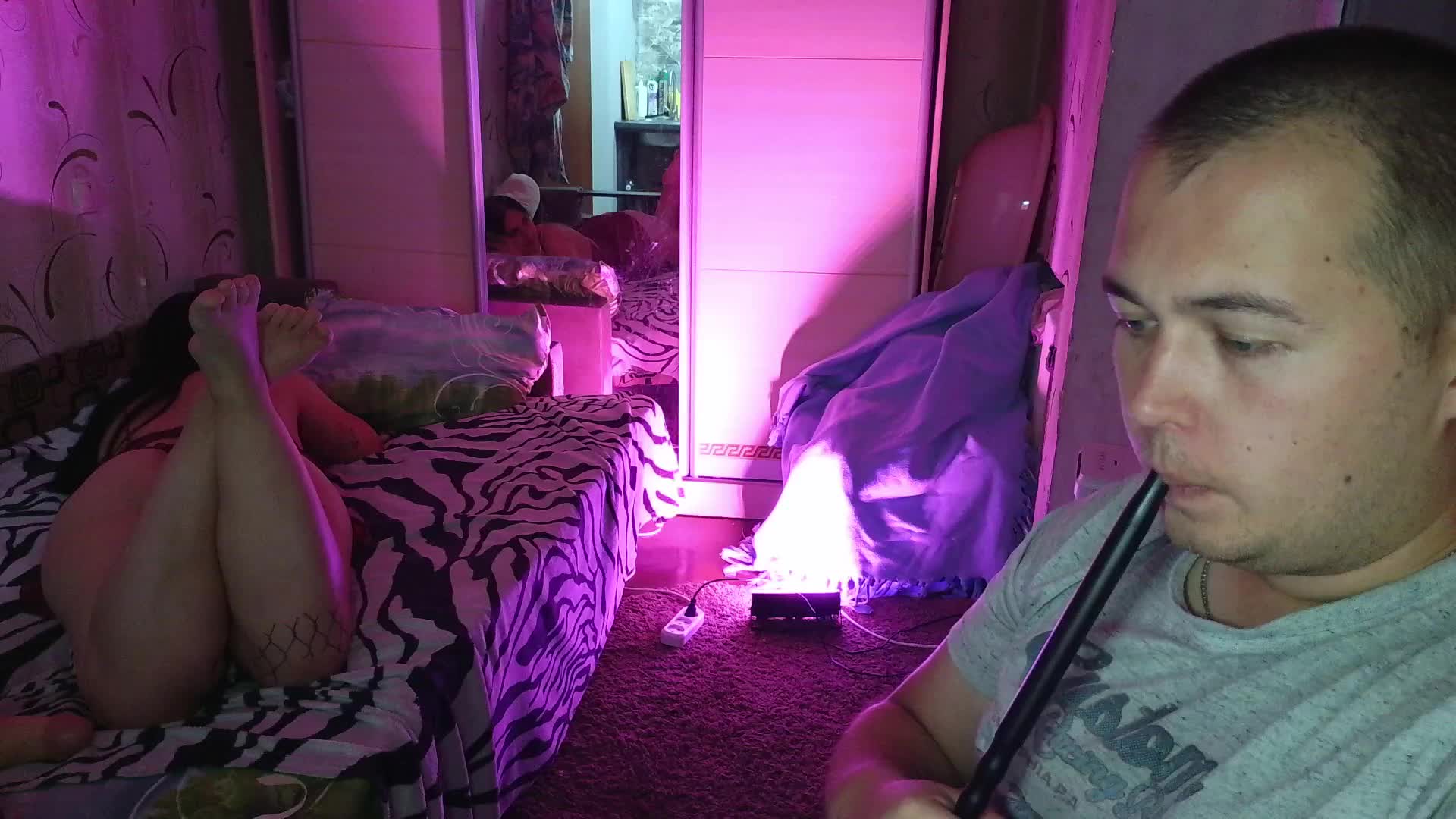 muzh-zhena Adult Chat October 6, 2025