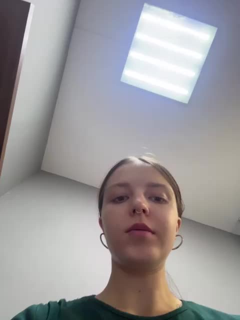 Pretty-girl-smart Adult Chat October 6, 2025