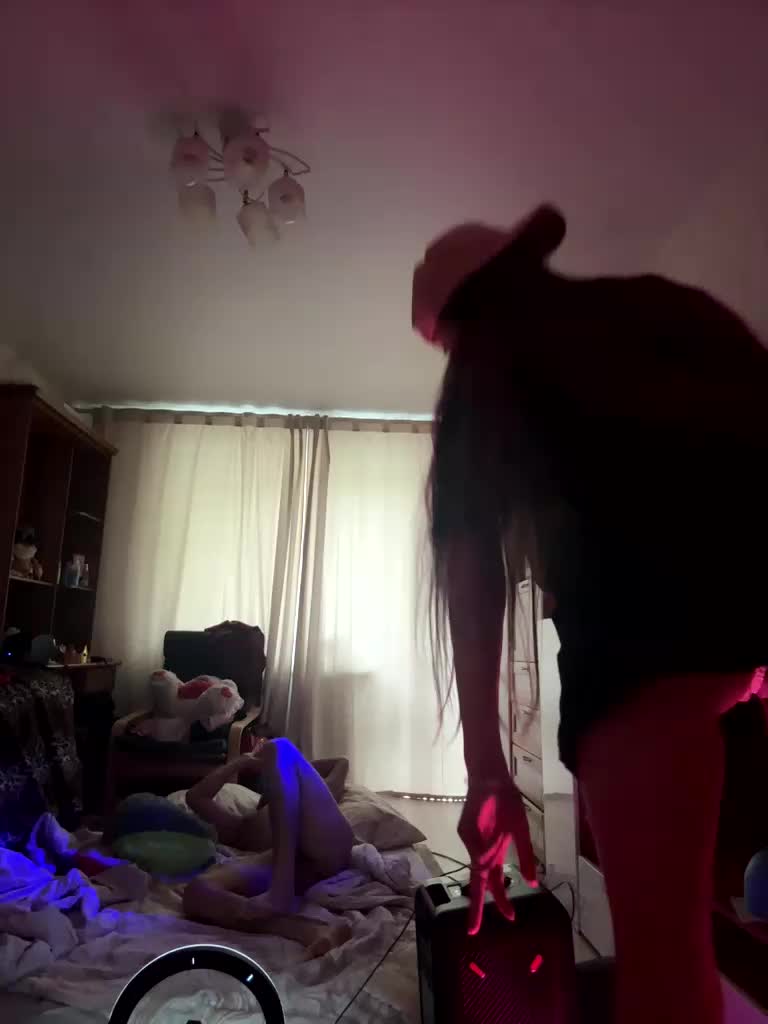 VIP17CoupleDream Adult Chat October 6, 2025