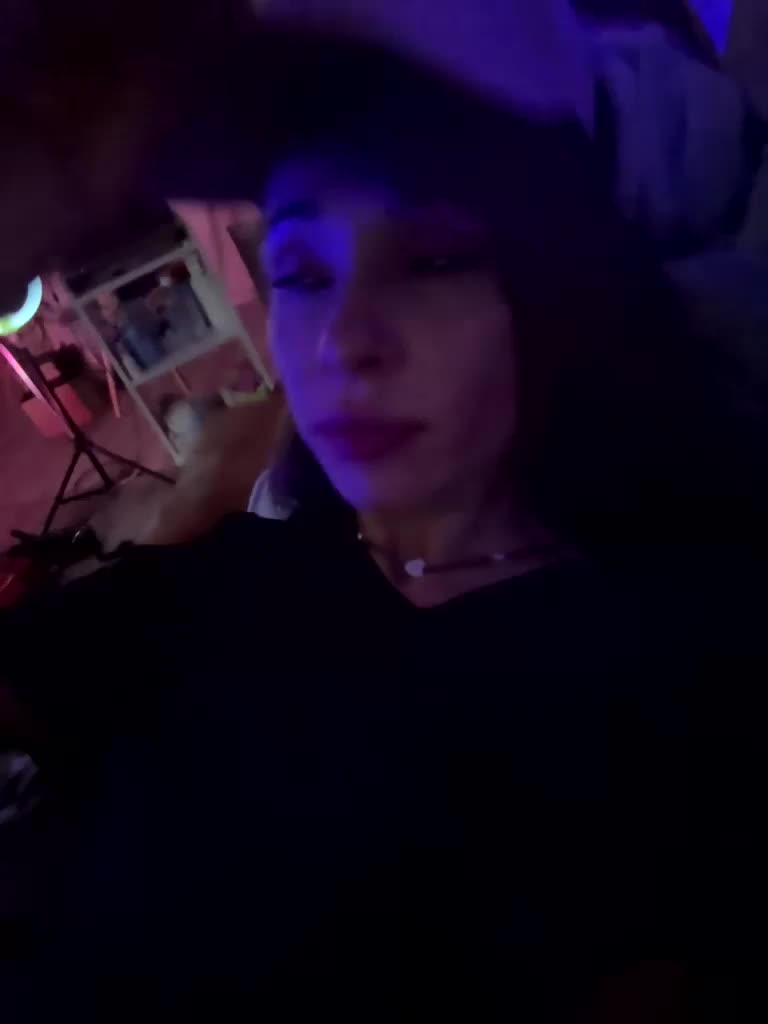 VIP17CoupleDream Adult Chat October 6, 2025