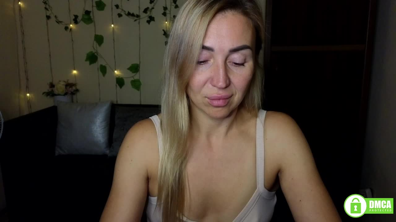 Jullyblondkiss Adult Chat October 6, 2025