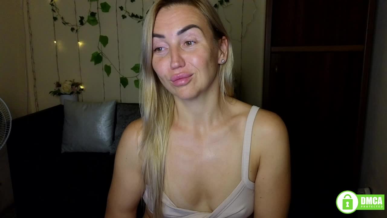 Jullyblondkiss Adult Chat October 6, 2025