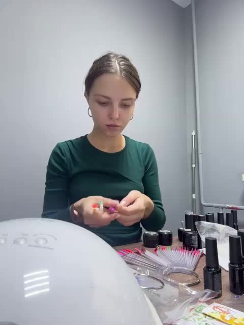 Pretty-girl-smart Adult Chat October 6, 2025