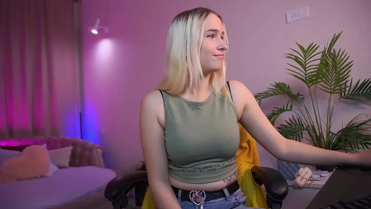 LilElfie Adult Chat October 6, 2025