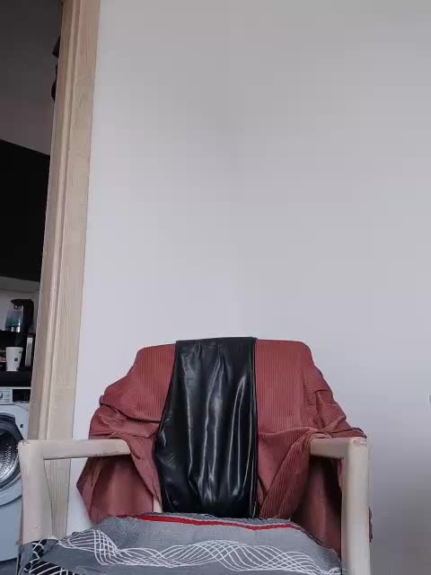 Vika211 Adult Chat October 6, 2025