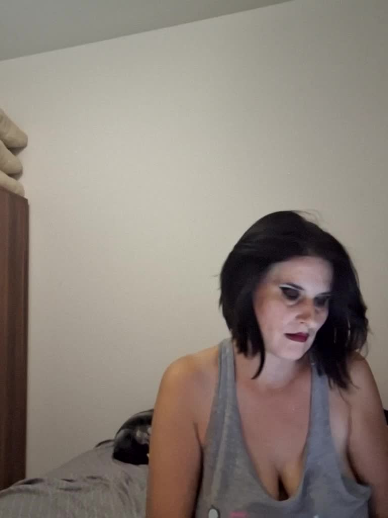 milf44milf Adult Chat October 7, 2025