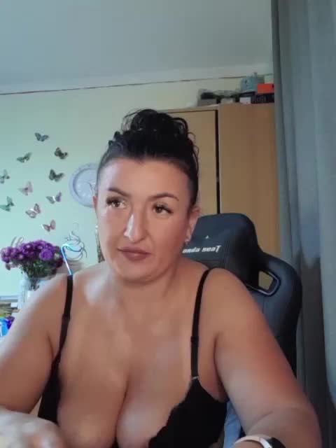 Hotangel75 Adult Chat October 7, 2025