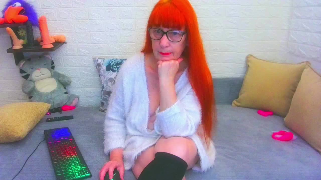 FoxyMature Adult Chat October 7, 2025