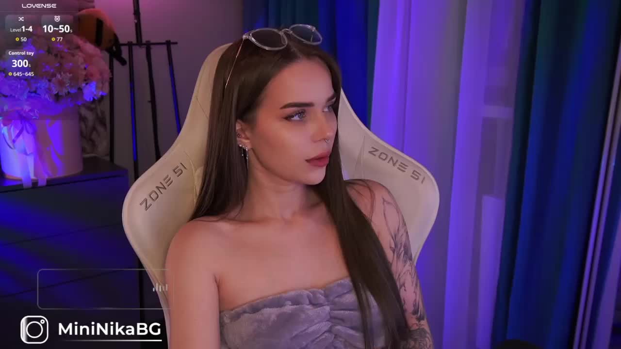 MiniNika Adult Chat October 7, 2025