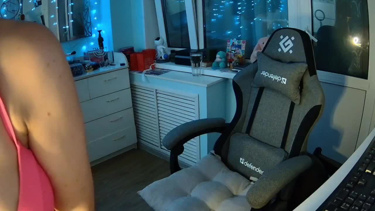 YayaTwist Adult Chat October 7, 2025