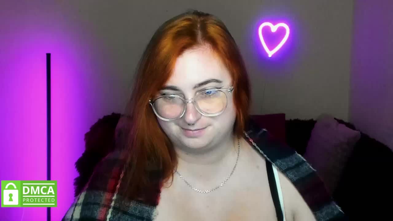 Aliciaredluv Adult Chat October 7, 2025