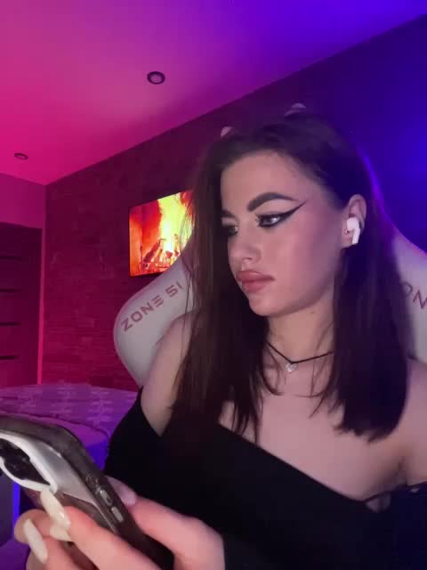 HotGirlEva Adult Chat October 7, 2025