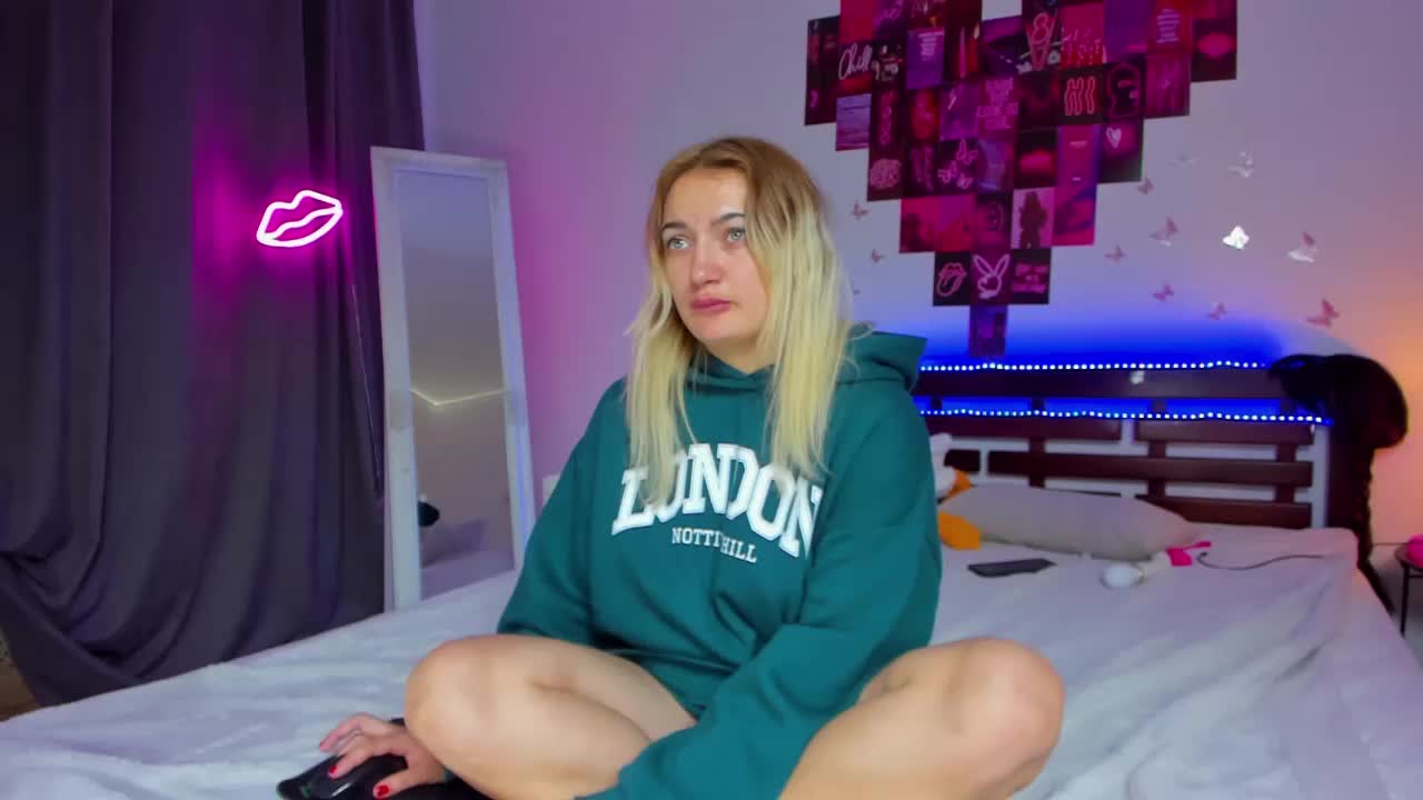 MikkiShows Adult Chat October 7, 2025