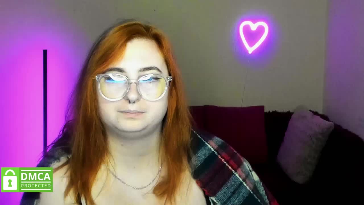 Aliciaredluv Adult Chat October 7, 2025