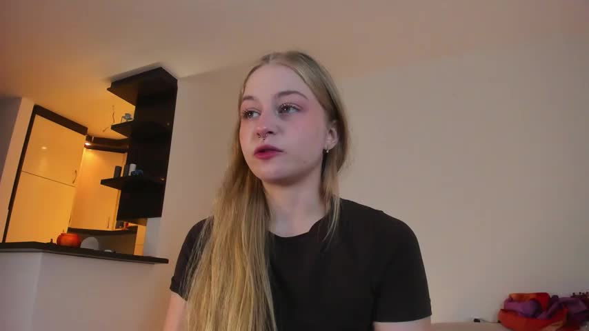 MiaMews Adult Chat October 7, 2025