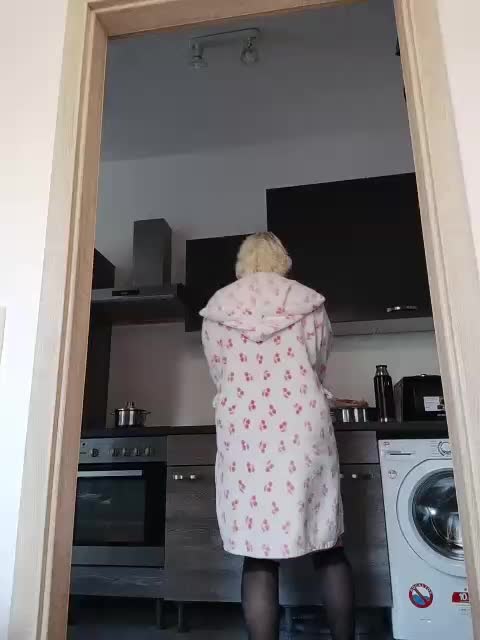 Vika211 Adult Chat October 7, 2025