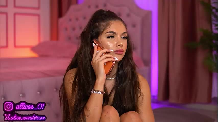 vanessasimon Adult Chat October 8, 2025