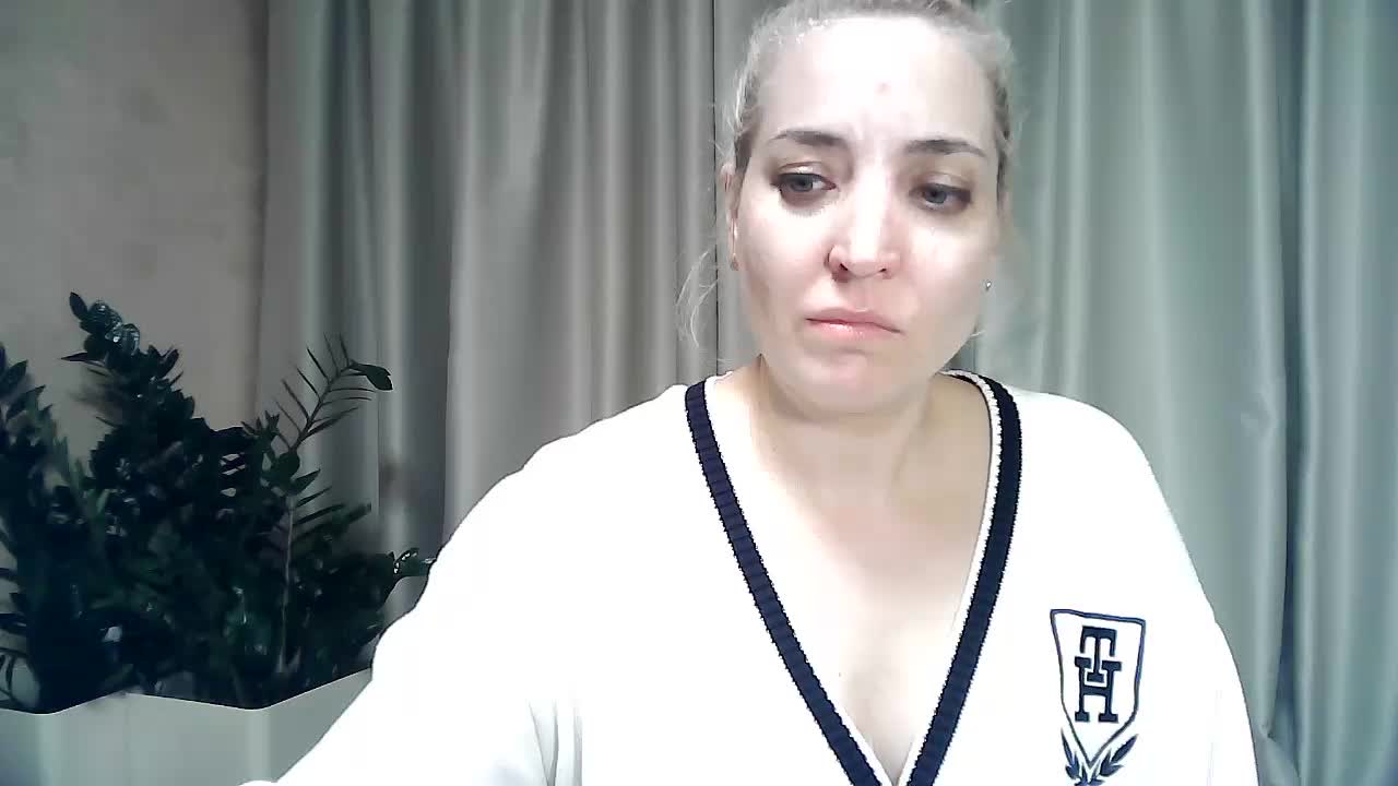 mariska-kiska Adult Chat October 8, 2025