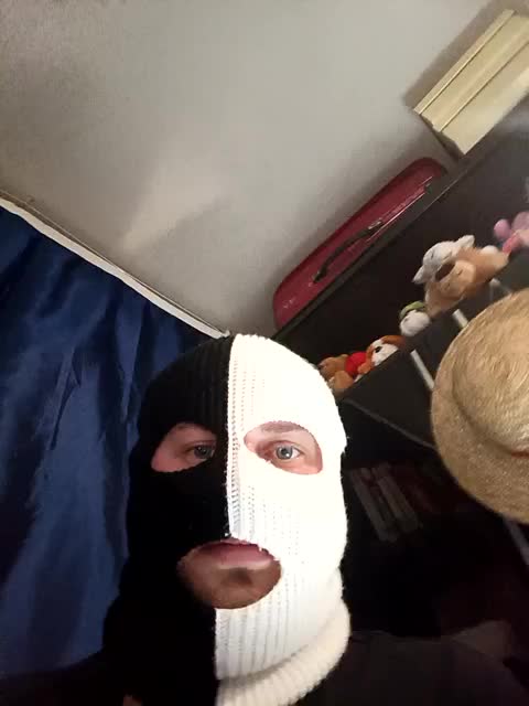 Kiss-Kissaa Adult Chat October 8, 2025