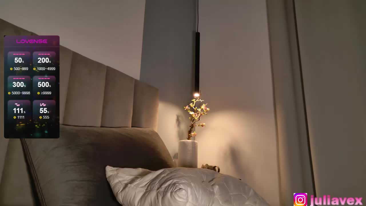 WOWJULIA Adult Chat October 8, 2025