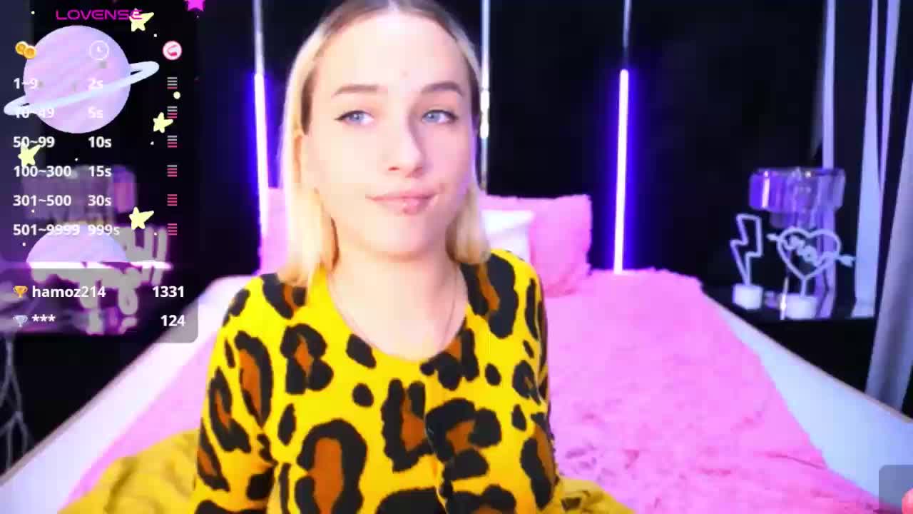 LilElfie Adult Chat October 8, 2025