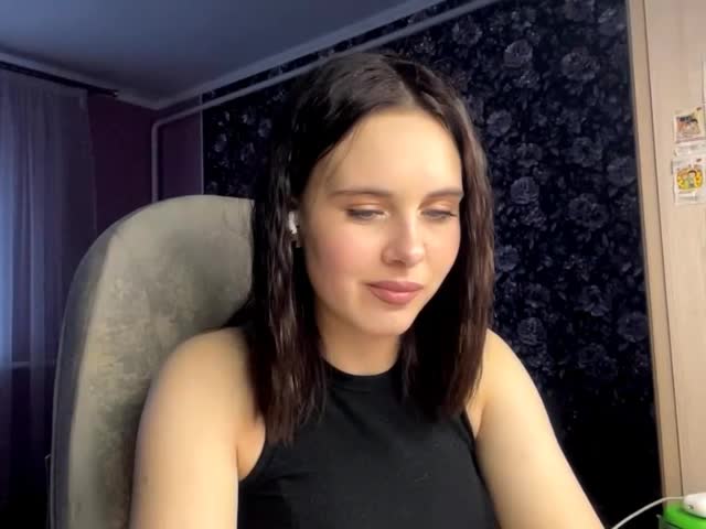 CANDY-LIPS-GIRL Adult Chat October 8, 2025