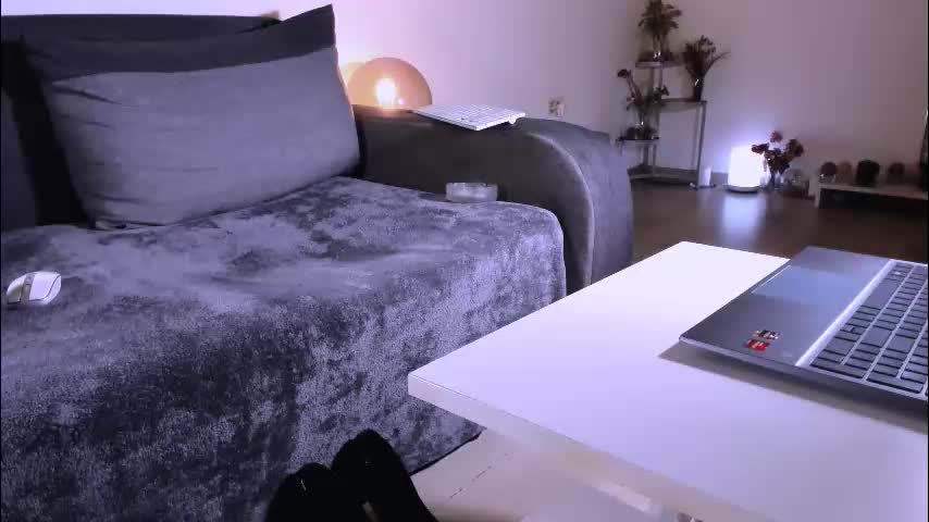 mylegsonheels Adult Chat October 8, 2025