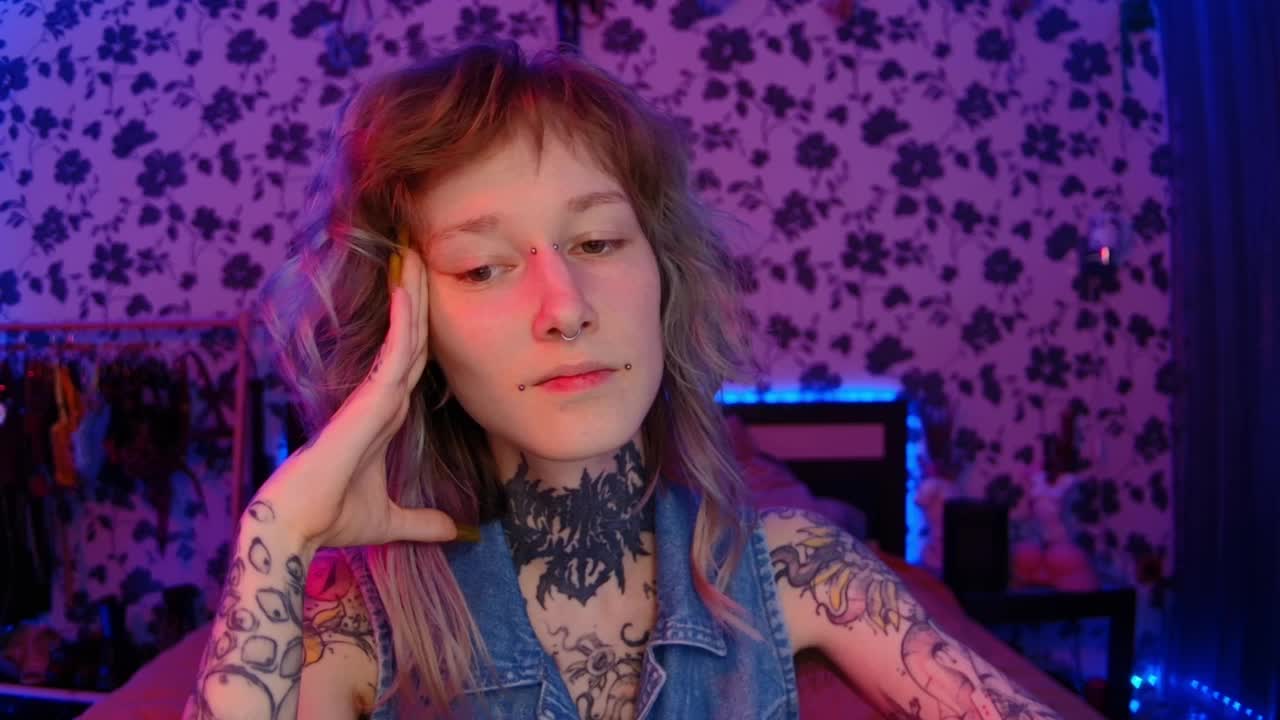 LittleSpaceMouse- Adult Chat October 8, 2025