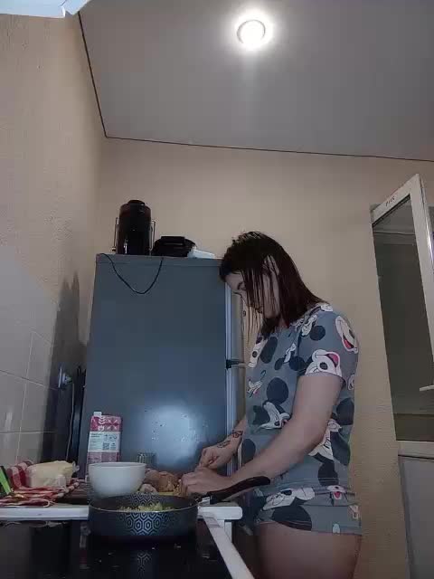 VikkiHamilton Adult Chat October 8, 2025