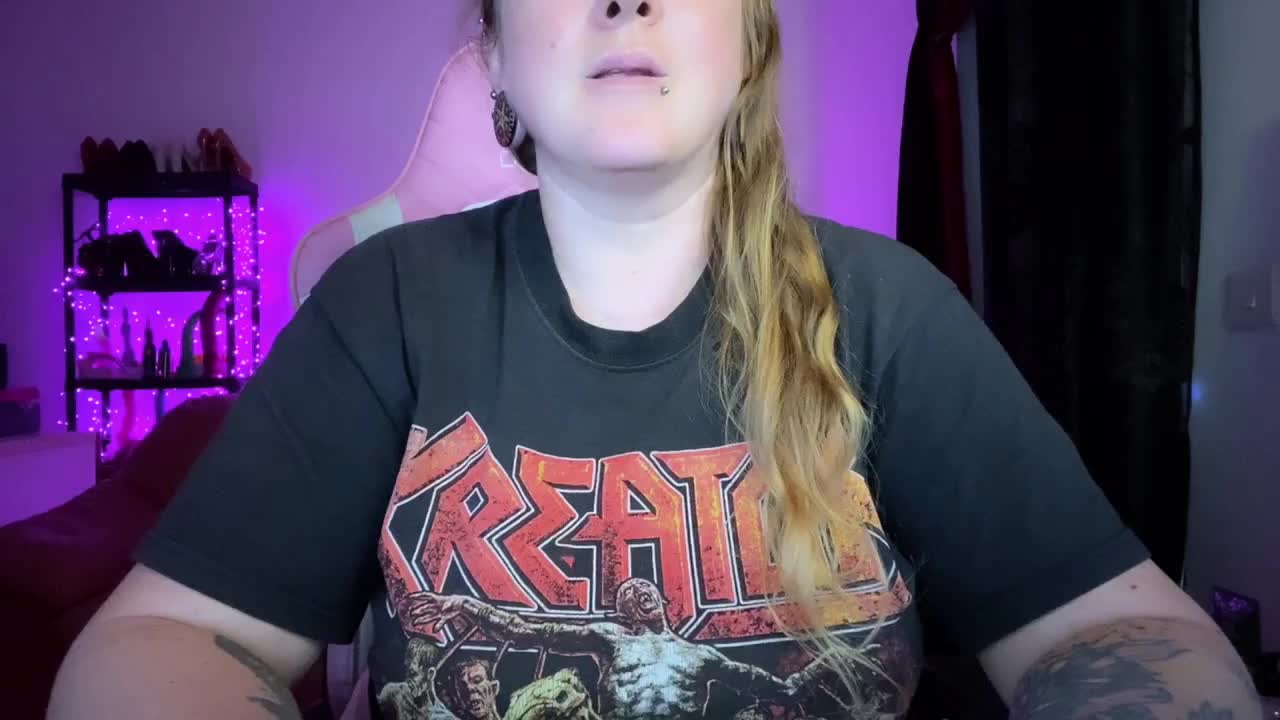 NylonQueen Adult Chat October 8, 2025