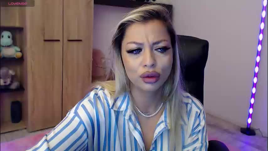 nicole___19 Adult Chat October 9, 2025