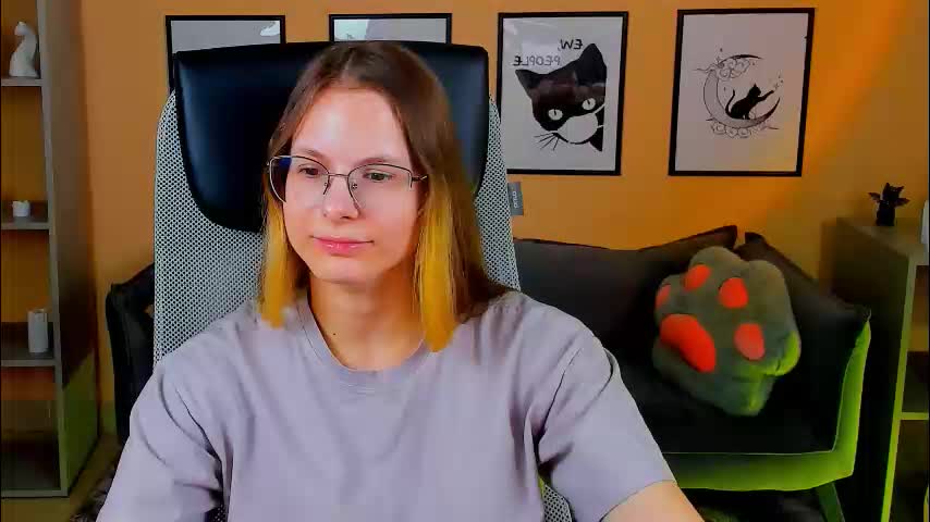 carrie_roses Adult Chat October 9, 2025