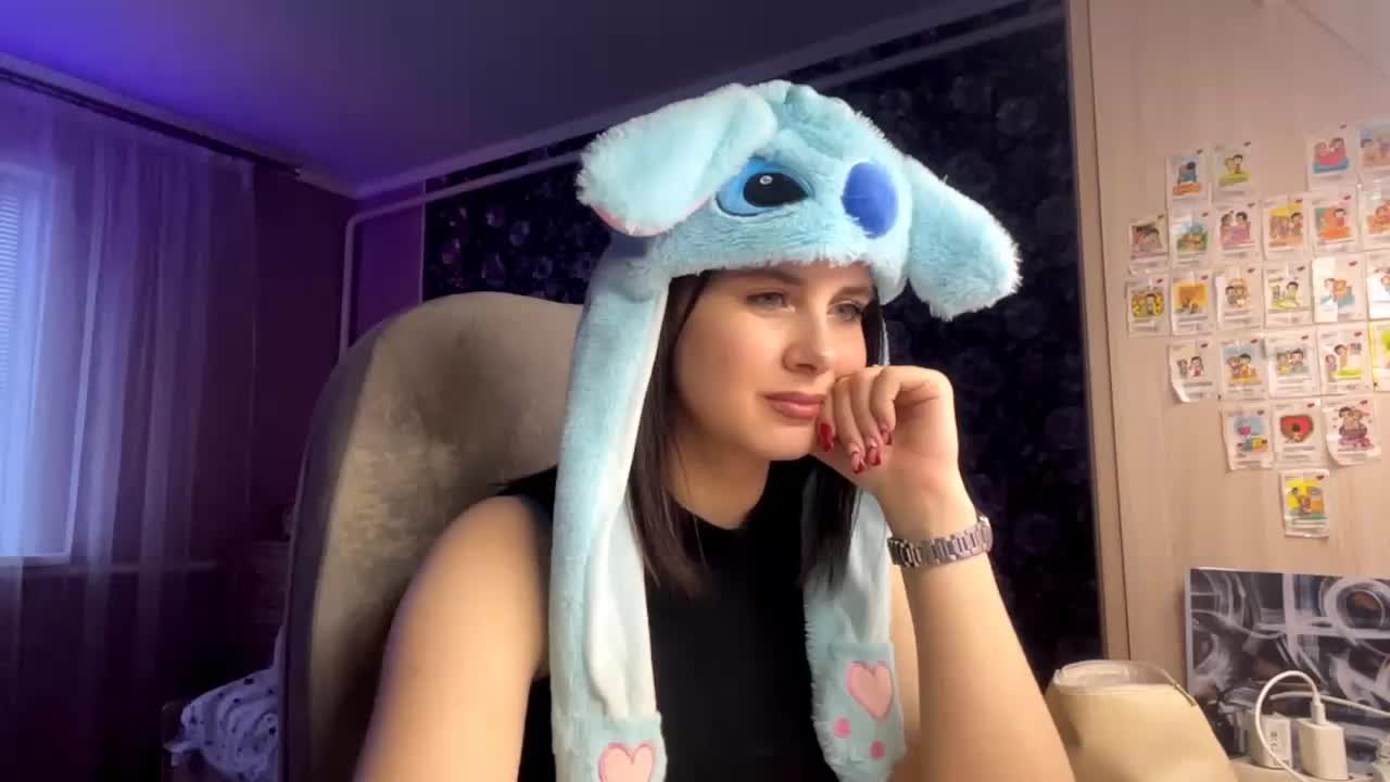 CANDY-LIPS-GIRL Adult Chat October 9, 2025