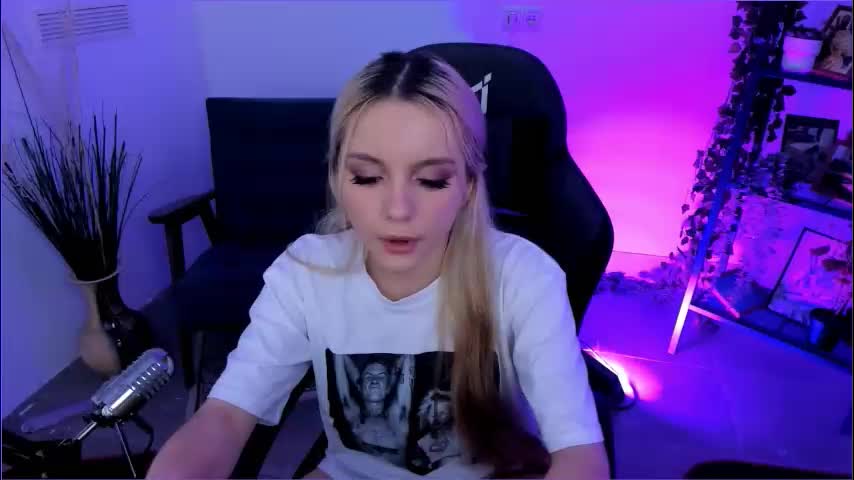 aurorawrenfield Adult Chat October 9, 2025