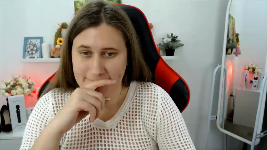 Lucky_Lana Adult Chat October 9, 2025