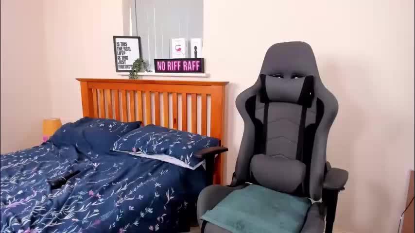 luciewintersuk Adult Chat October 10, 2025