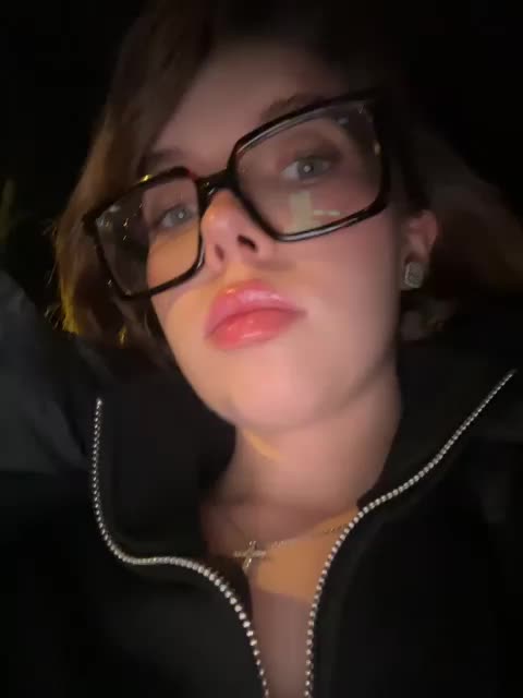 -Alessandra-21- Adult Chat October 10, 2025