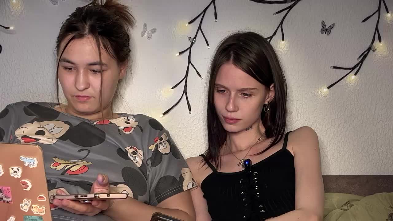 ZoyaVikki Adult Chat October 10, 2025