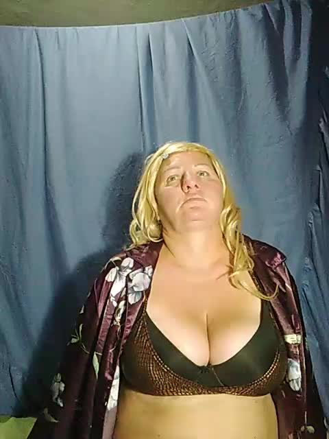 FameLara Adult Chat October 10, 2025