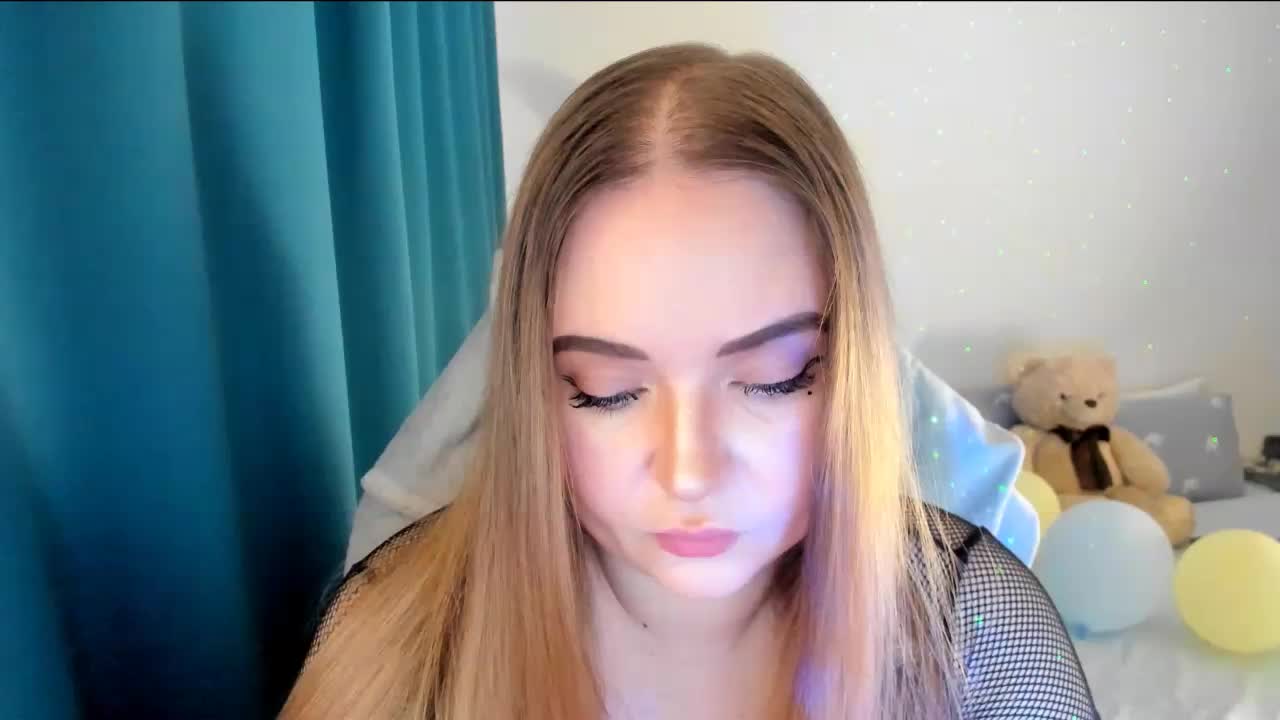 Shy_foxY Adult Chat October 10, 2025